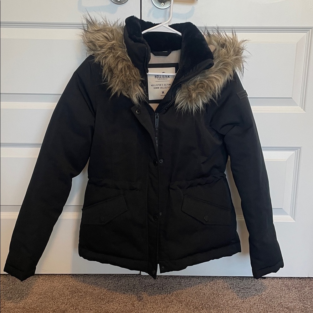 Hollister Black Puffy Coat with Tan Fur Trim Hood Size Medium